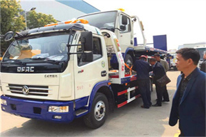巴东汽车道路救援拖车价格